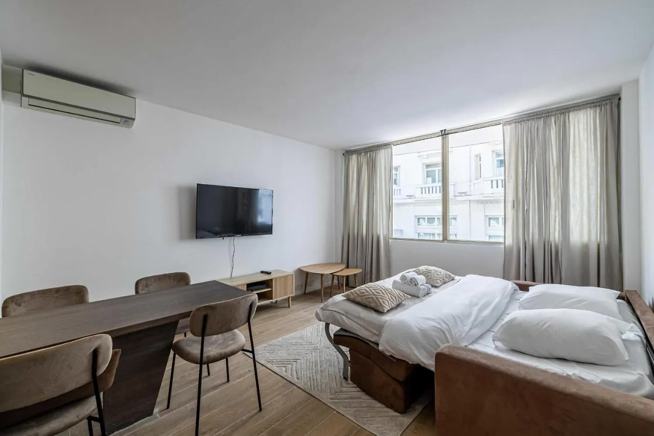 Beautiful Renovated Apartment - 1Br4P - 300M From The Beach Cannes France